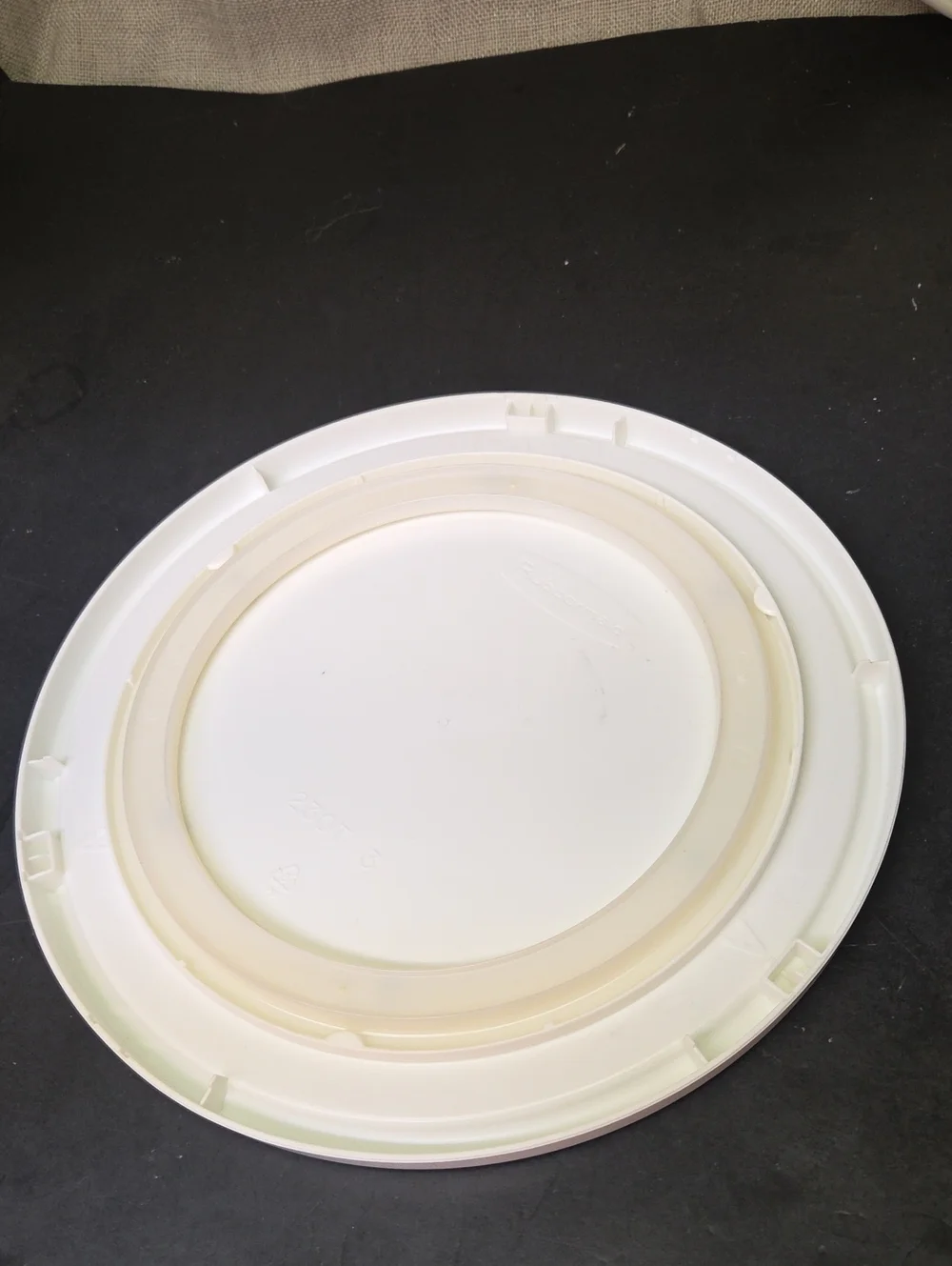 Rubbermaid lazy susan